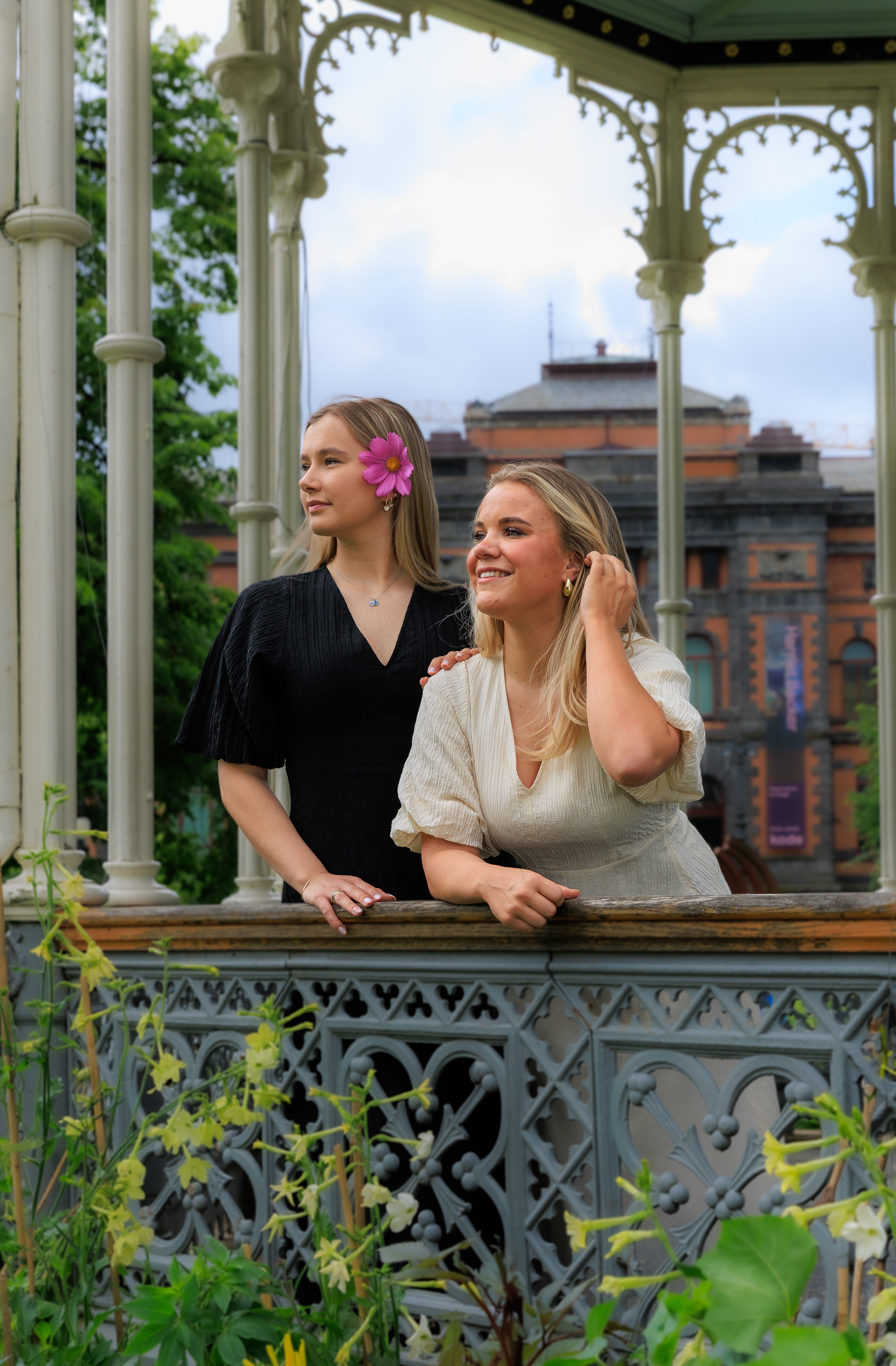 Maddie Midi Kjole - Black